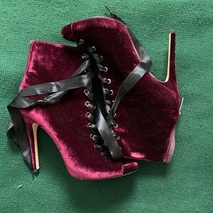 Steve Madden open toe 9.5 women’s heel